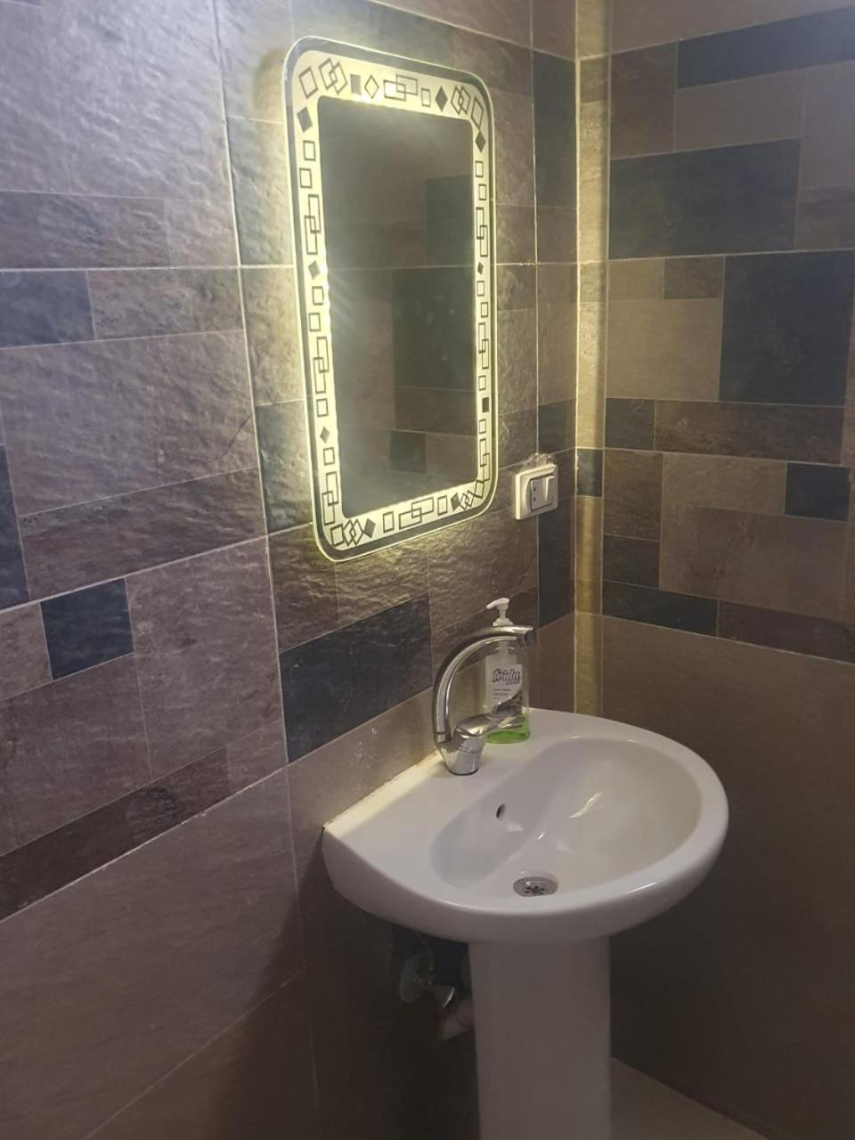 Sobba Pyramids View - Guest House Kafrat al Jabal Bagian luar foto